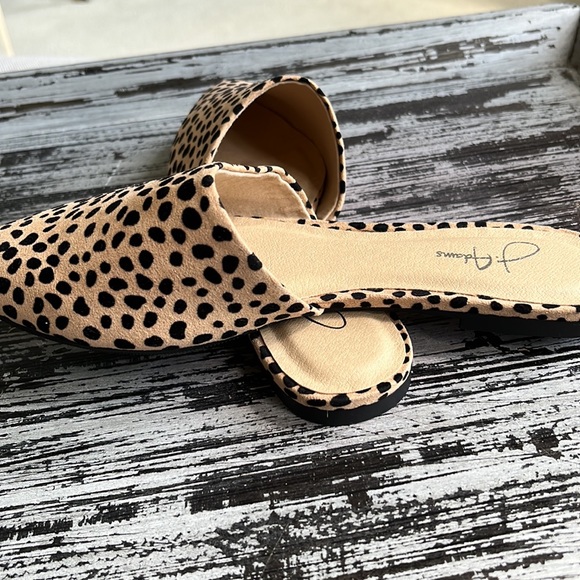 J.Adams flats - Picture 4 of 8